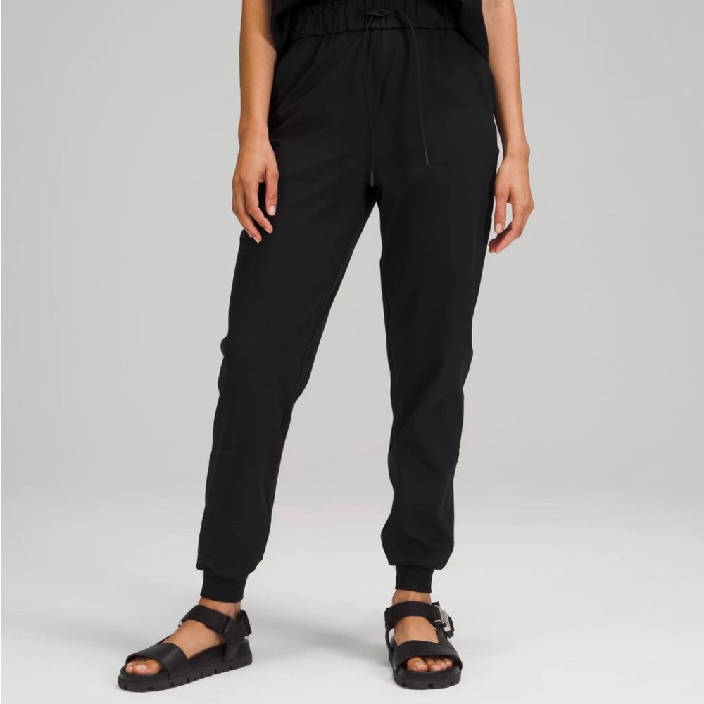 Lululemon Stretch High-Rise Jogger